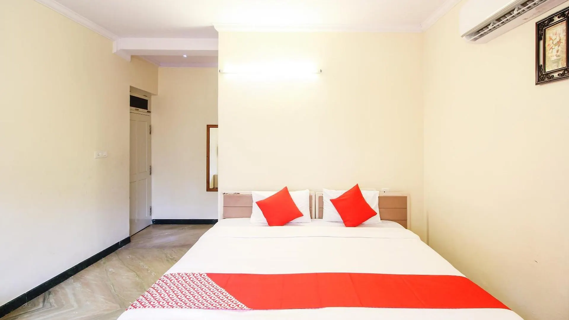 Hotel Oyo 14552 Kingston Residency