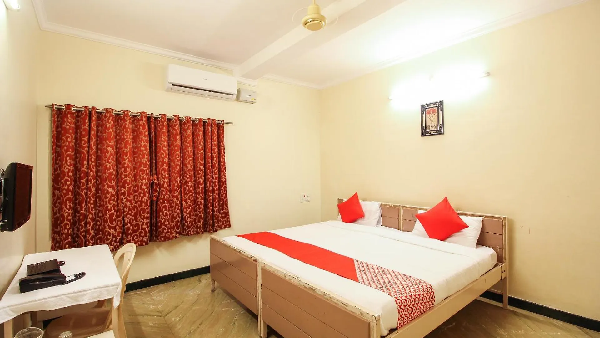 Oyo 14552 Kingston Residency 2*, Vanivilasa Puram