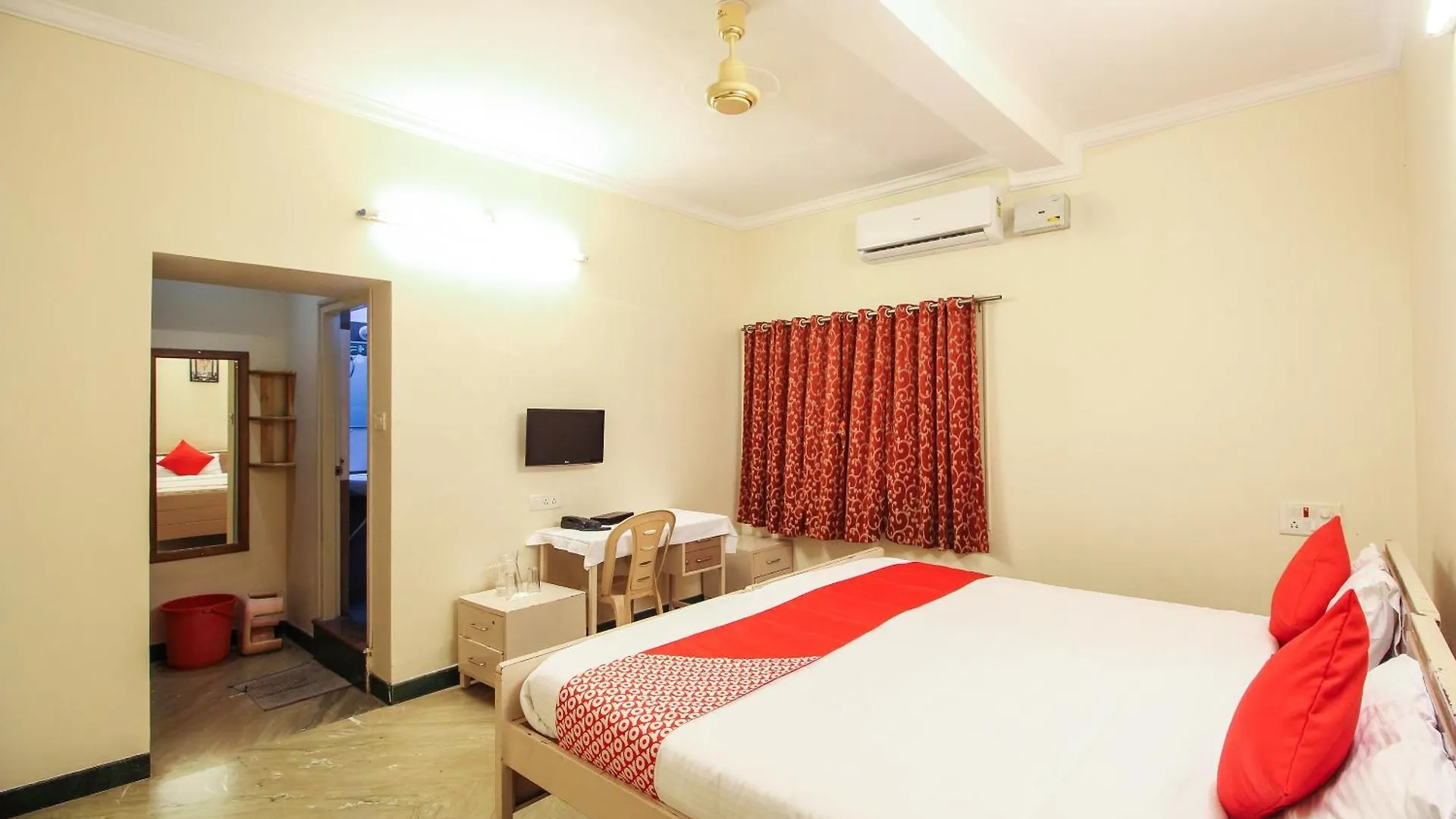 Oyo 14552 Kingston Residency Hotel Vanivilasa Puram