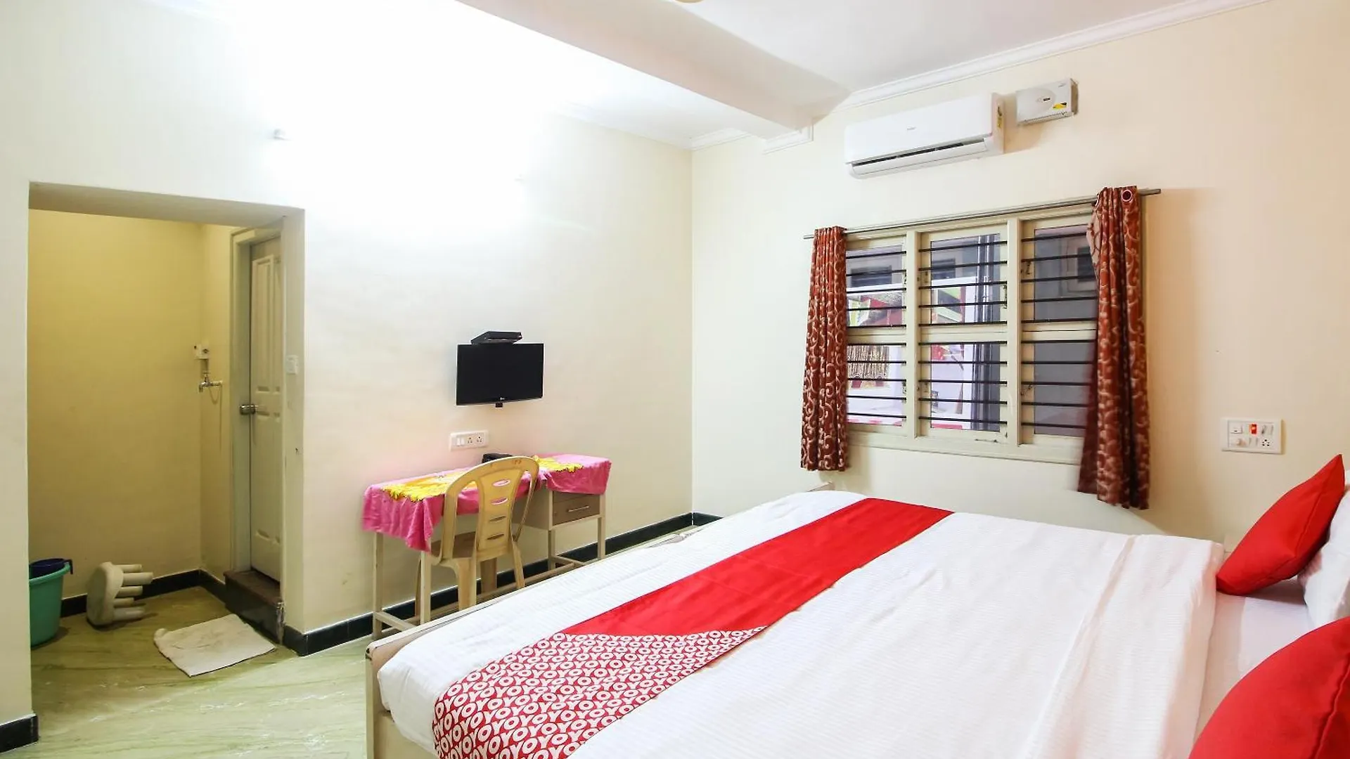 Hotel Oyo 14552 Kingston Residency